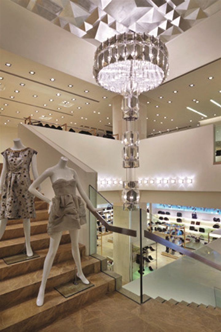 Nişantaşı'nda Fashion's Night Out'a katılan markalar ve mekanlar için tıklayın.