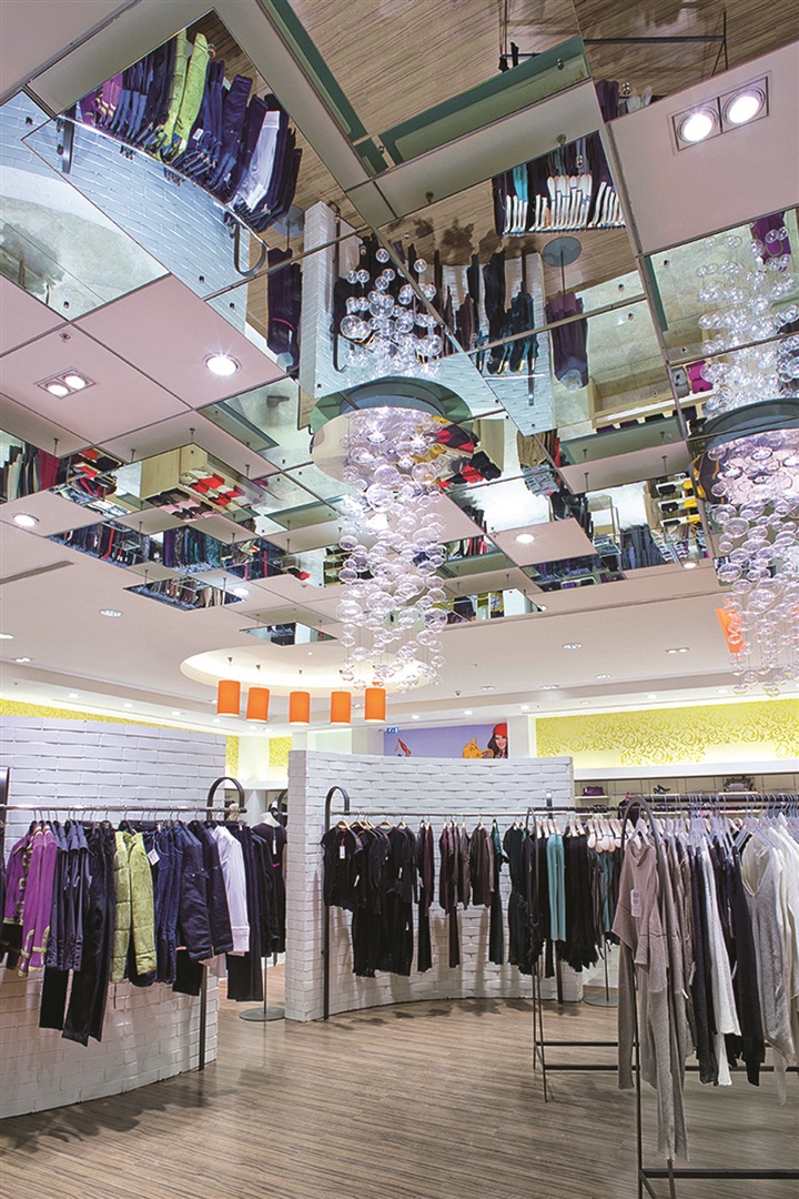 Nişantaşı'nda Fashion's Night Out'a katılan markalar ve mekanlar için tıklayın.