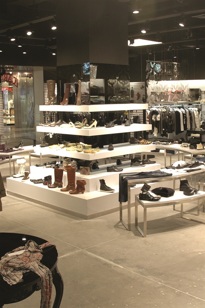 Nişantaşı'nda Fashion's Night Out'a katılan markalar ve mekanlar için tıklayın.