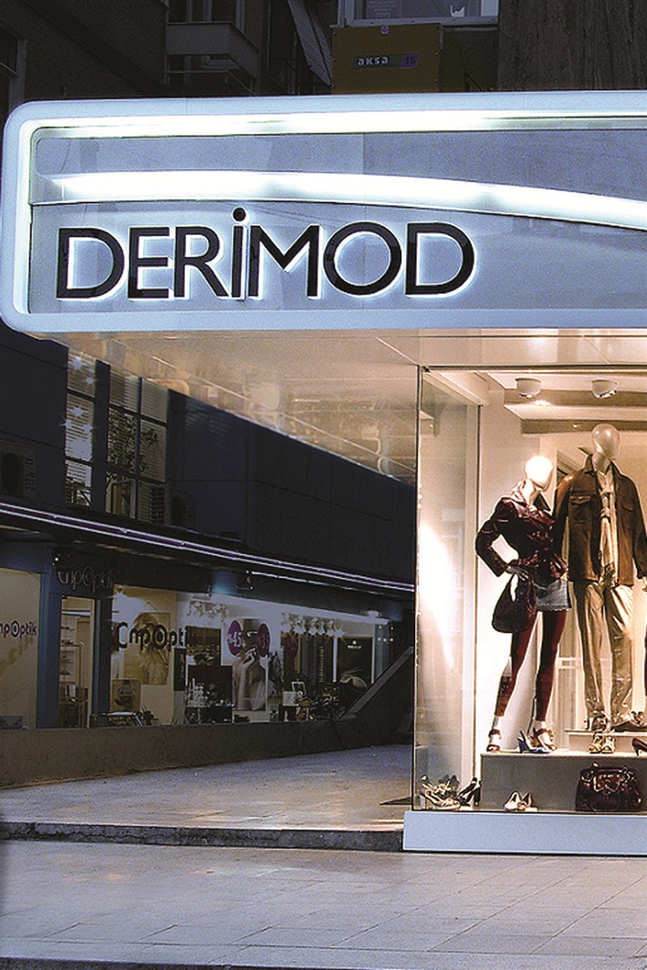 Nişantaşı'nda Fashion's Night Out'a katılan markalar ve mekanlar için tıklayın.
