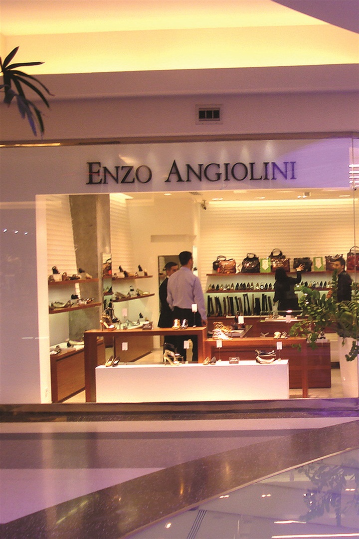 Nişantaşı'nda Fashion's Night Out'a katılan markalar ve mekanlar için tıklayın.