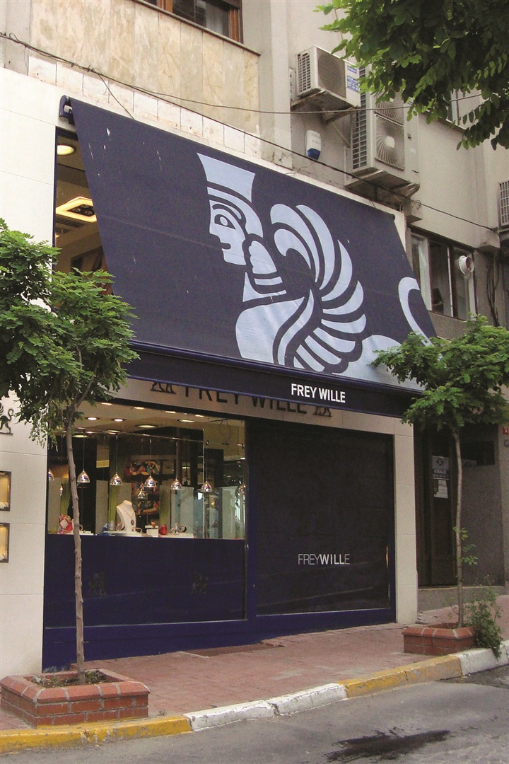 Nişantaşı'nda Fashion's Night Out'a katılan markalar ve mekanlar için tıklayın.