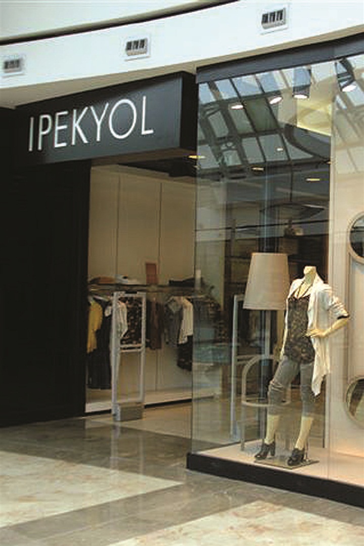 Nişantaşı'nda Fashion's Night Out'a katılan markalar ve mekanlar için tıklayın.
