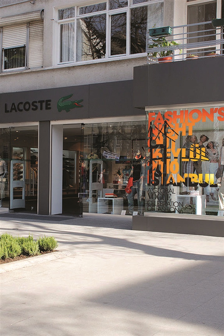 Nişantaşı'nda Fashion's Night Out'a katılan markalar ve mekanlar için tıklayın.