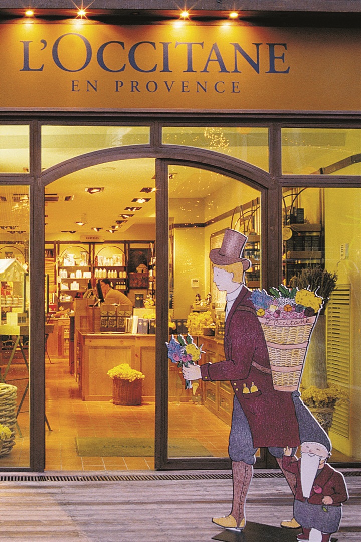 Nişantaşı'nda Fashion's Night Out'a katılan markalar ve mekanlar için tıklayın.