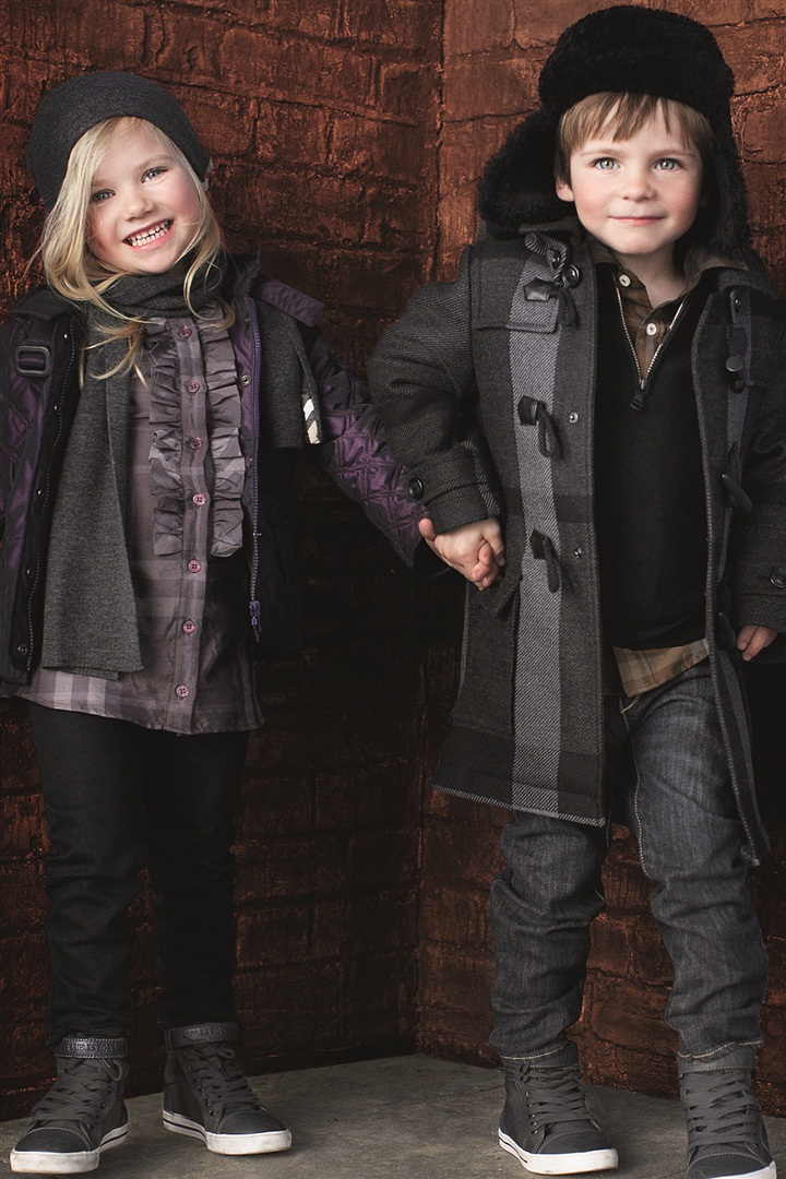 Burberry Kids çocukları bu kış hem çok şık hem de çok fırlama.