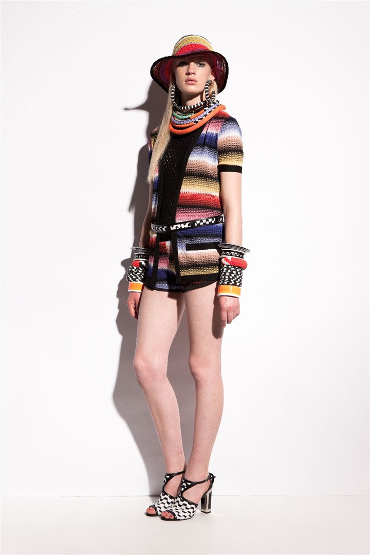 Missoni'nin 2011 Resort koleksiyonunda canlı renkler ve yerel Afrika motifleri hakim.