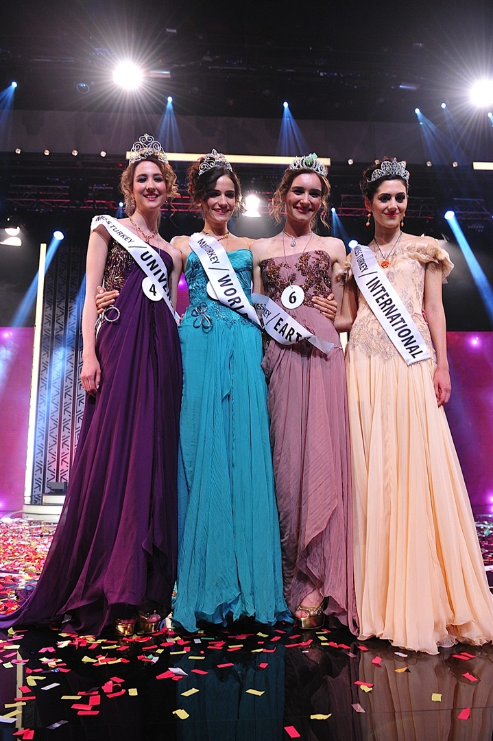 Miss Turkey 2012 Güzellik Yarışması'na doğru kısa bir tura çıkıyoruz.