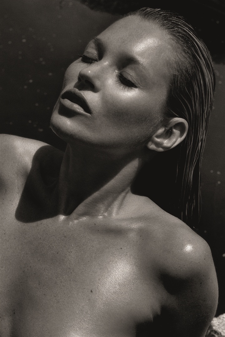 İtalyan fotoğrafçı Mario Sorrenti'nin görüntülediği Pirelli 2012 Takvimi çekim arkası görüntüleri.