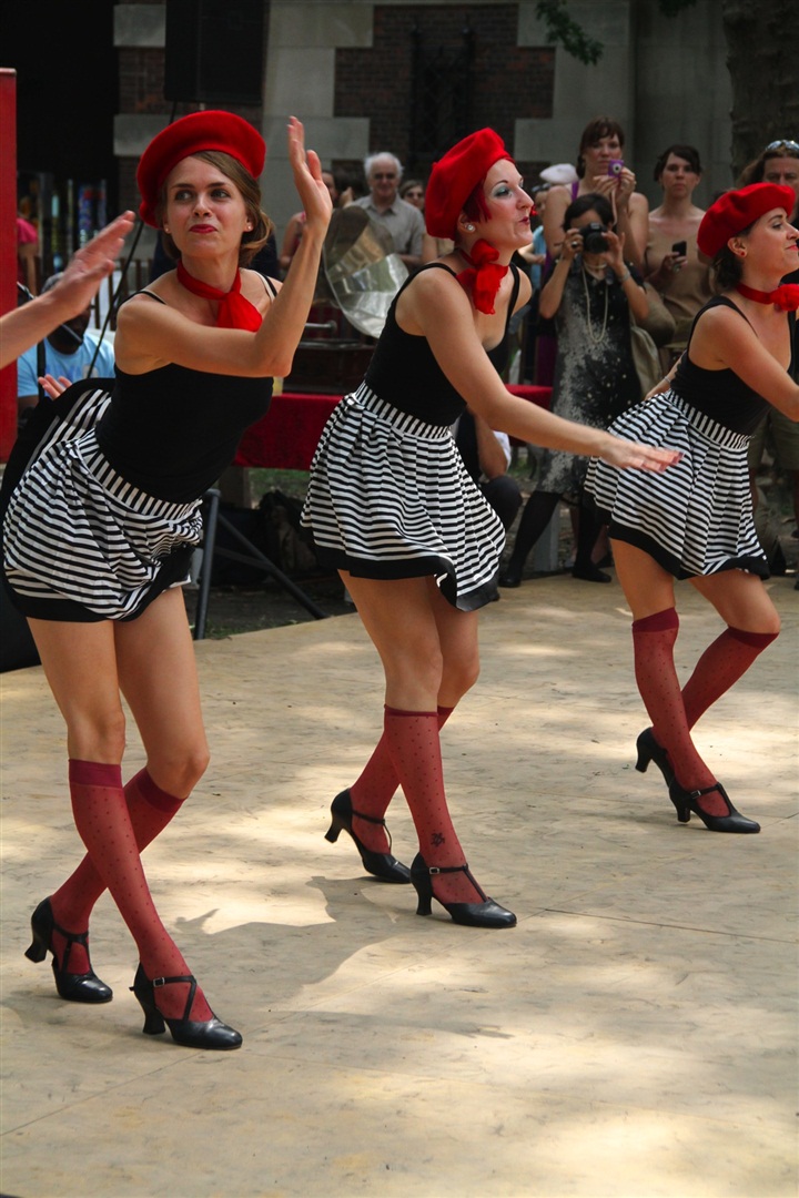 New York'taki bu partide 1920'li yılların müzikleri, dansları ve modası dile geldi.