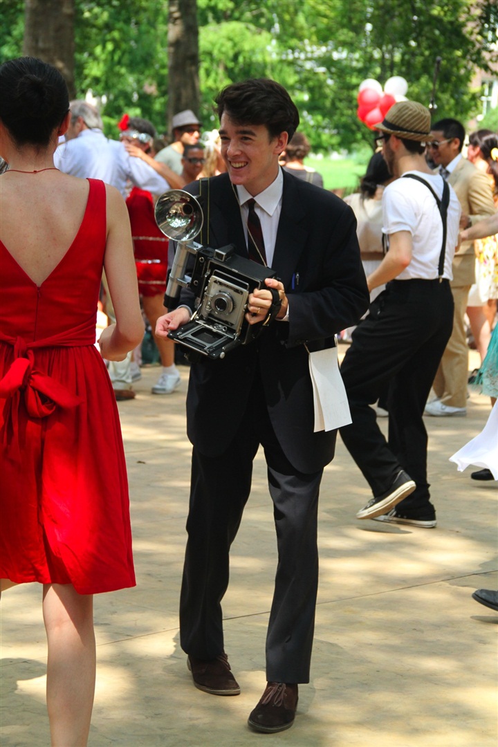 New York'taki bu partide 1920'li yılların müzikleri, dansları ve modası dile geldi.