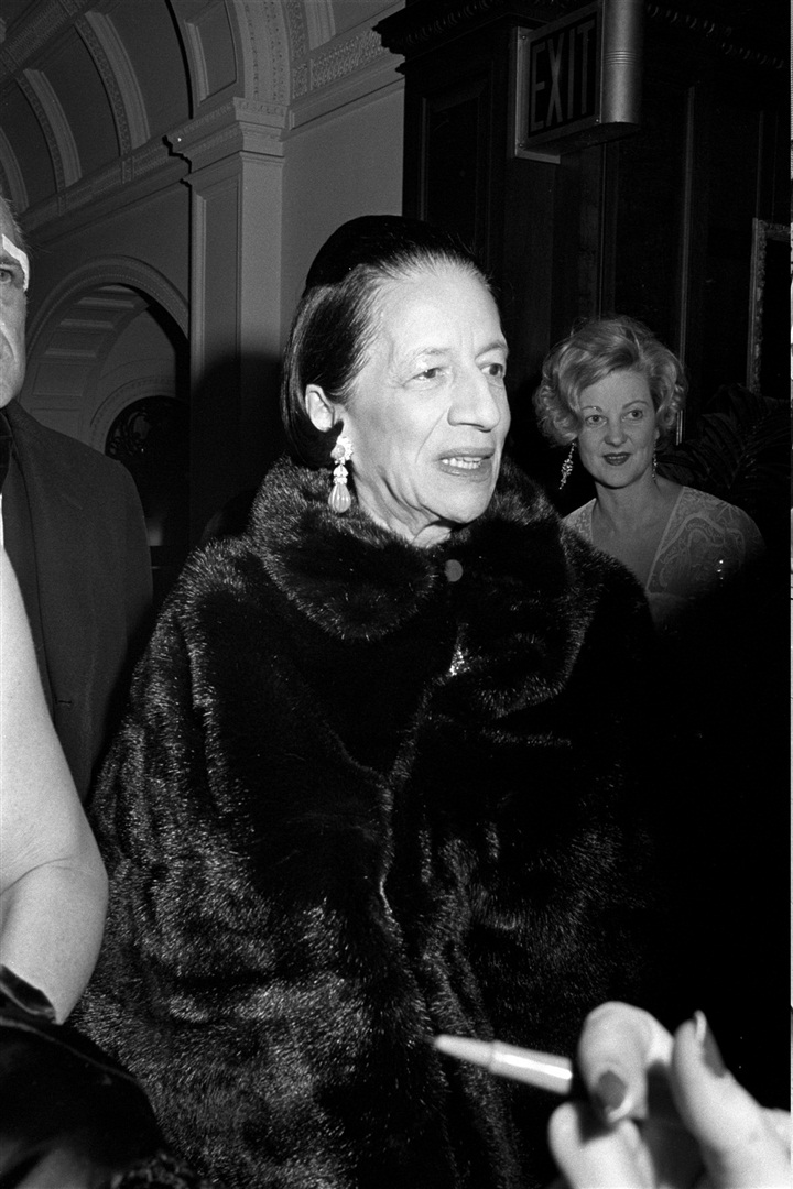 1962-1971 arasında Vogue Amerika'nın editörlüğünü yapan Diana Vreeland'ın belgeseli çekildi.