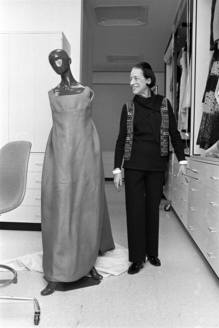 1962-1971 arasında Vogue Amerika'nın editörlüğünü yapan Diana Vreeland'ın belgeseli çekildi.