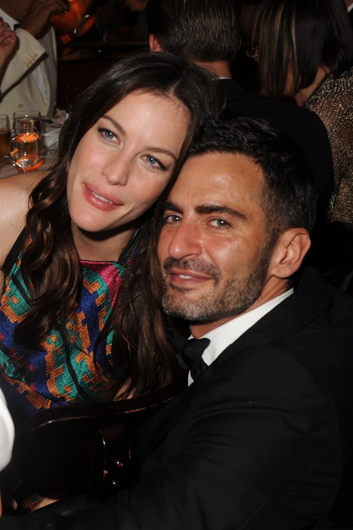 2011 CFDA Ödül gecesi davetlileri Marc Jacobs onuruna düzenlenen partiyle devam etti geceye.