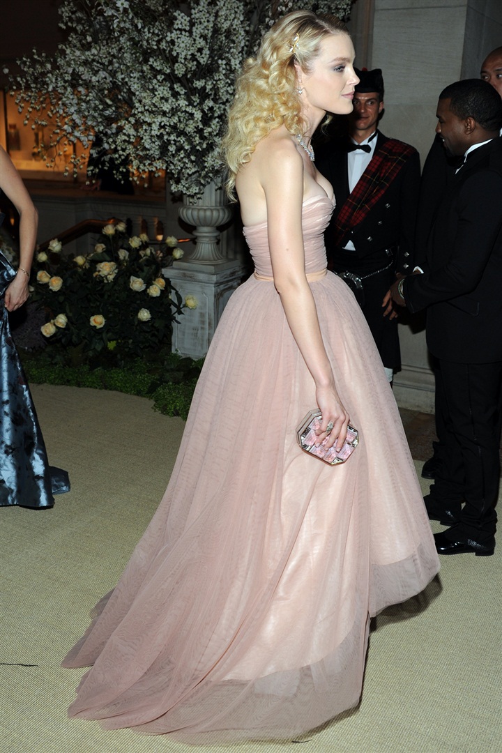 2011 MET Gala'nın gösterişli kostümlerine bir de farklı açıdan bakın.