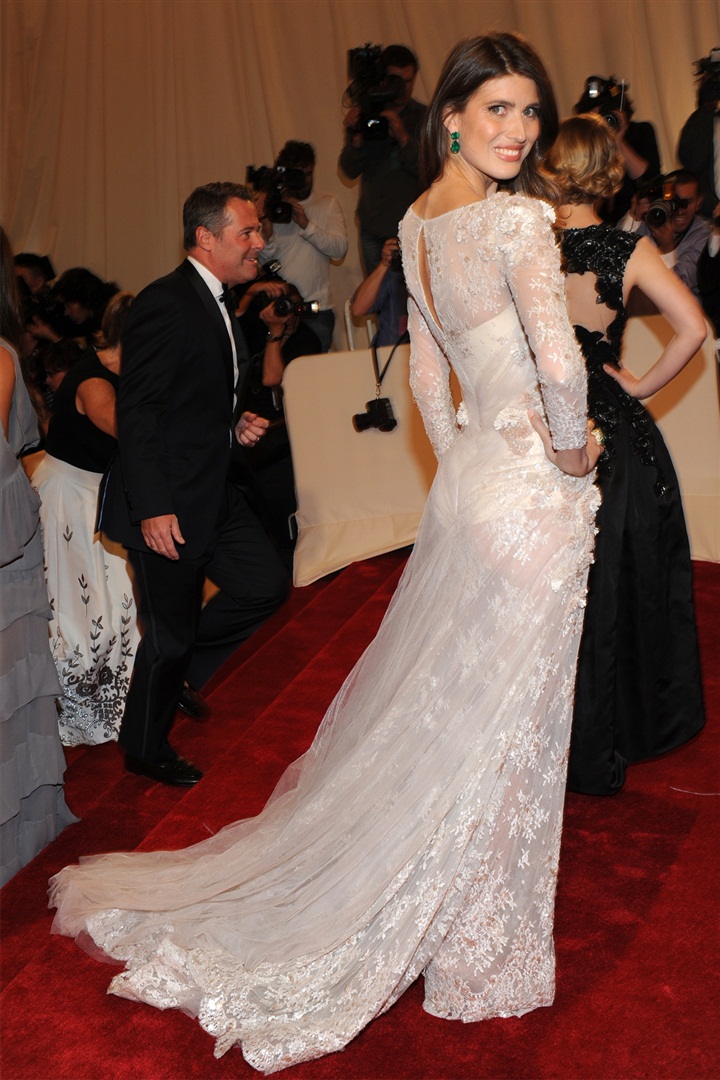 2011 MET Gala'nın gösterişli kostümlerine bir de farklı açıdan bakın.