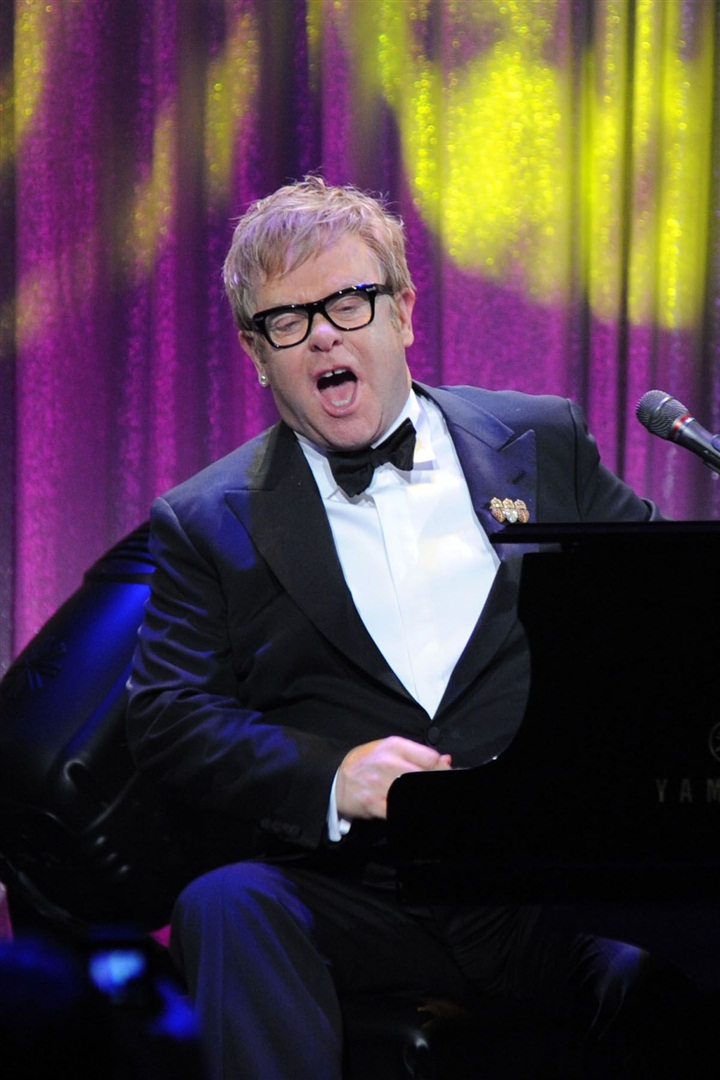 Elton John ve dostları dokuzuncu kez AIDS Fonu için bir araya geldi.