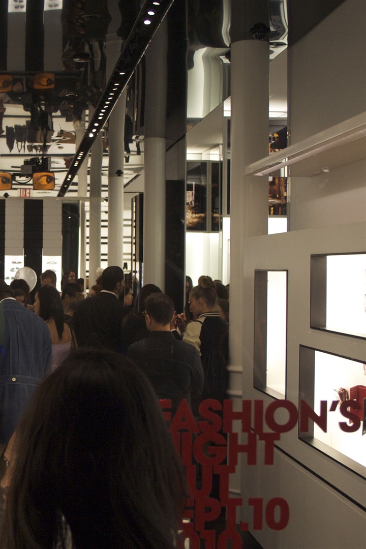 Vogue Türkiye editörleri 10 Eylül'de gerçekleşen Fashion's Night Out New York'u yerinde izledi.