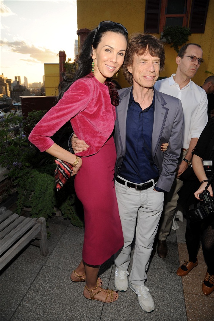 Mick Jagger ve L'Wren Scott'tan Haiti'ye protez yardımı için bir davet veriler.