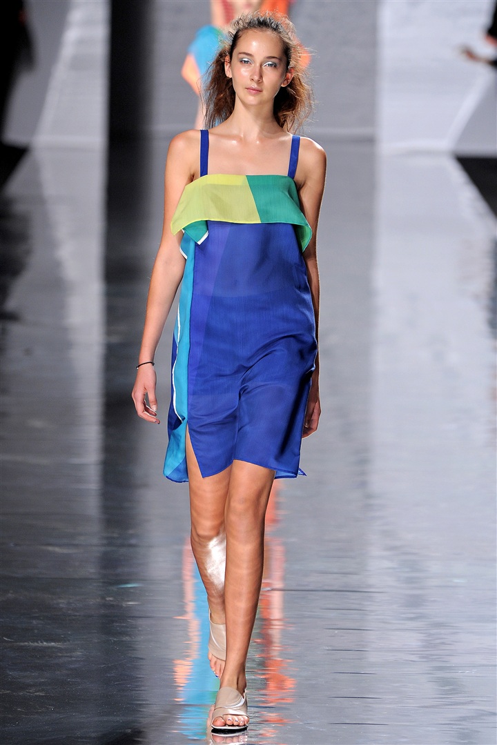 Issey Miyake 2013 İlkbahar/Yaz