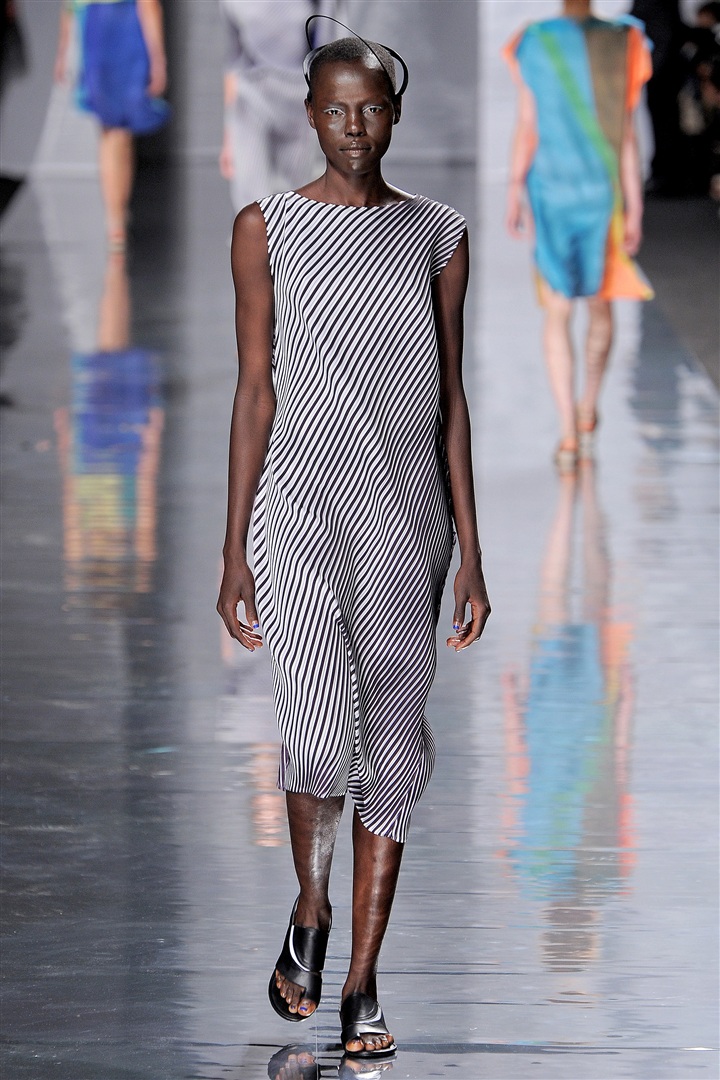 Issey Miyake 2013 İlkbahar/Yaz