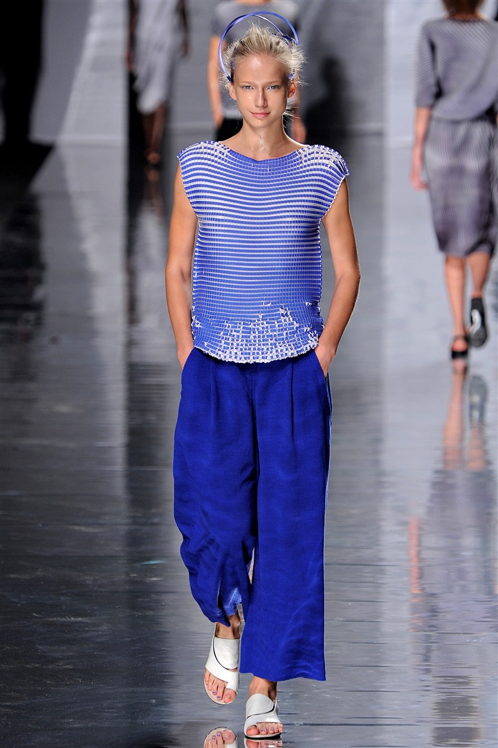 Issey Miyake 2013 İlkbahar/Yaz