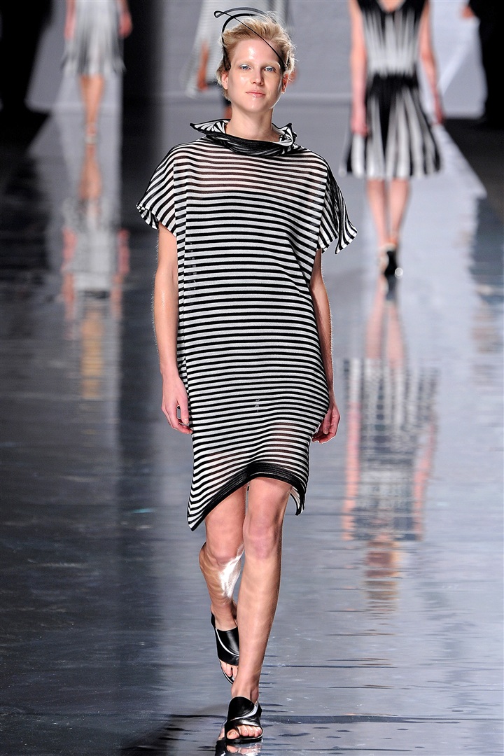 Issey Miyake 2013 İlkbahar/Yaz