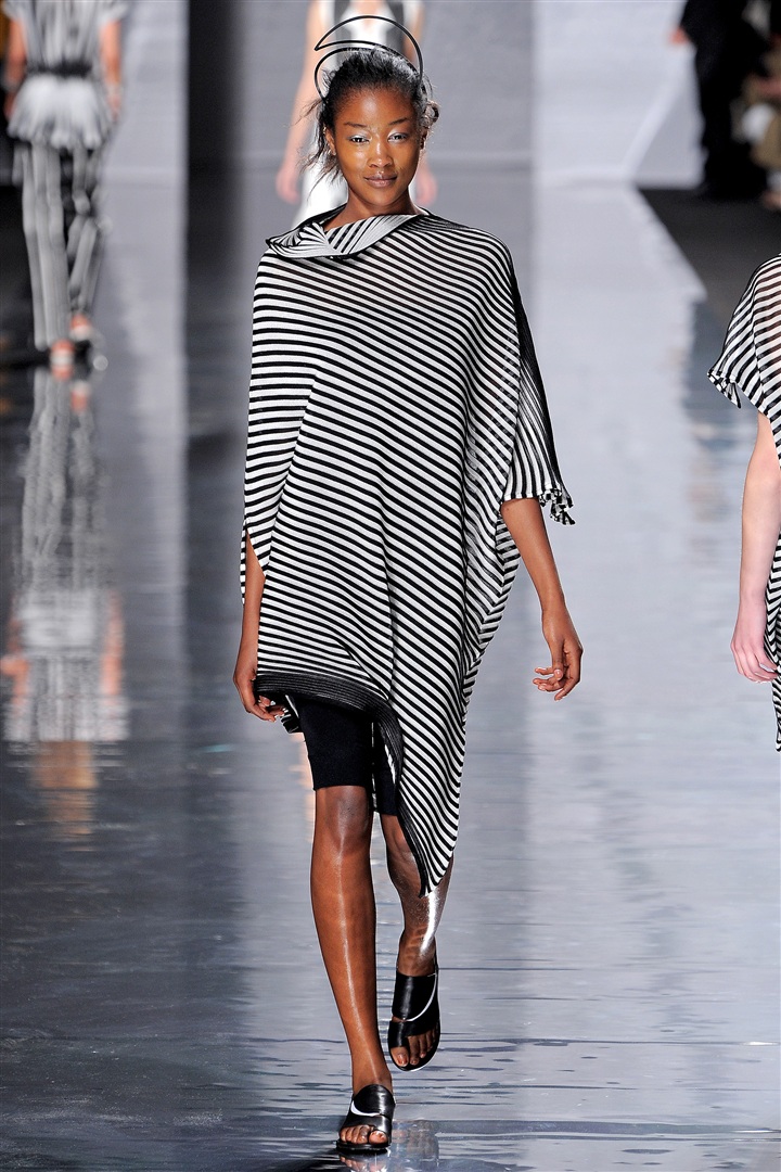 Issey Miyake 2013 İlkbahar/Yaz