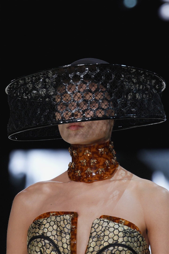 Alexander McQueen 2013 İlkbahar/Yaz Detay