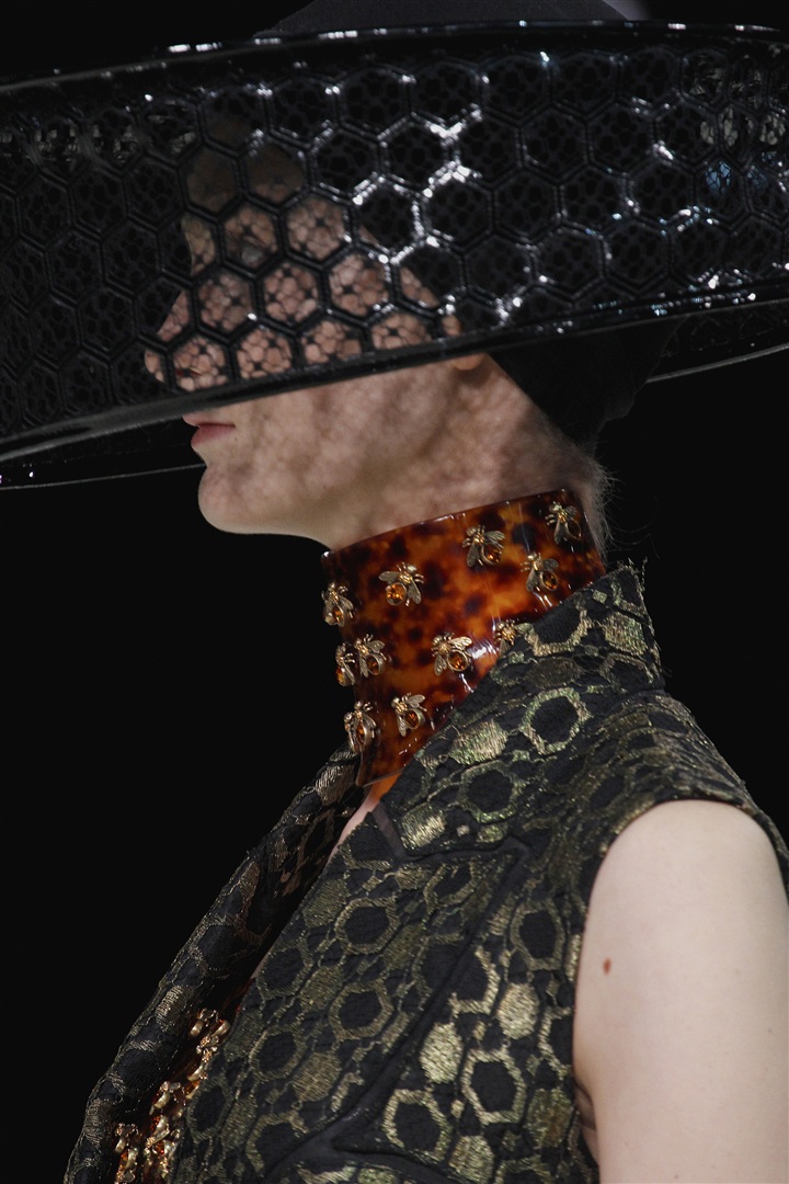 Alexander McQueen 2013 İlkbahar/Yaz Detay