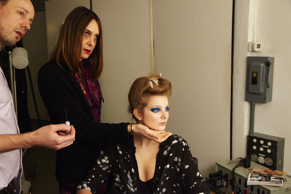 Çekim arkası: Eniko Mihalik Factory Girl oldu (Kasım 2012)