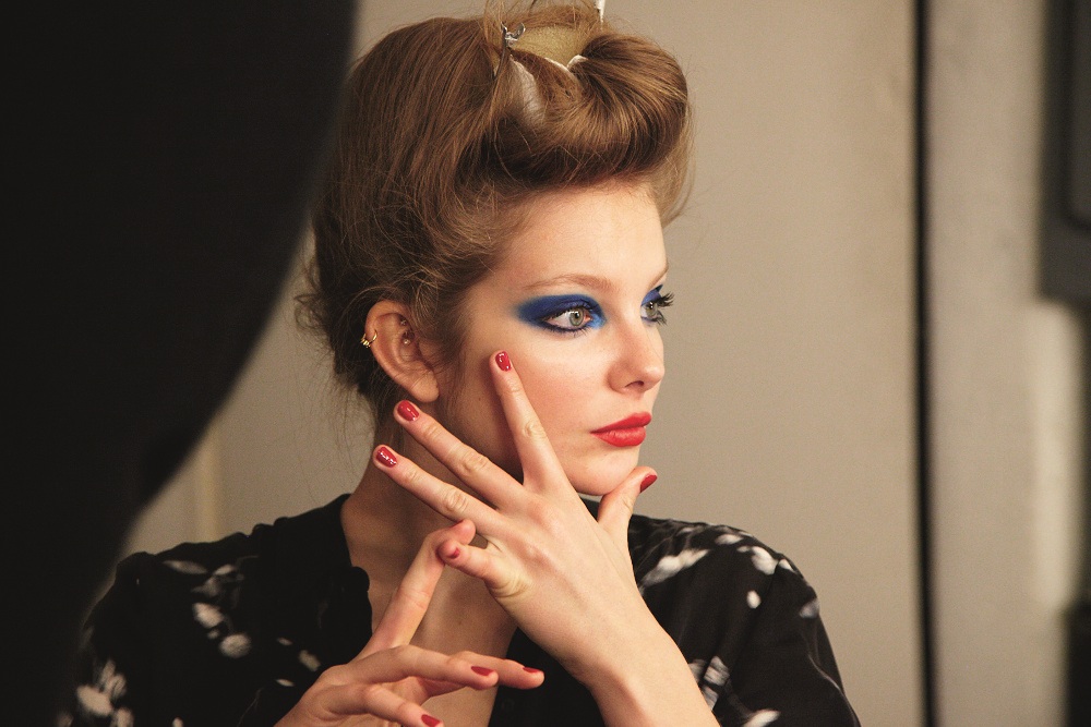 Çekim arkası: Eniko Mihalik Factory Girl oldu (Kasım 2012)