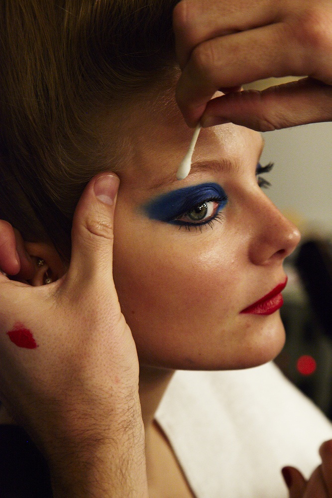 Çekim arkası: Eniko Mihalik Factory Girl oldu (Kasım 2012)