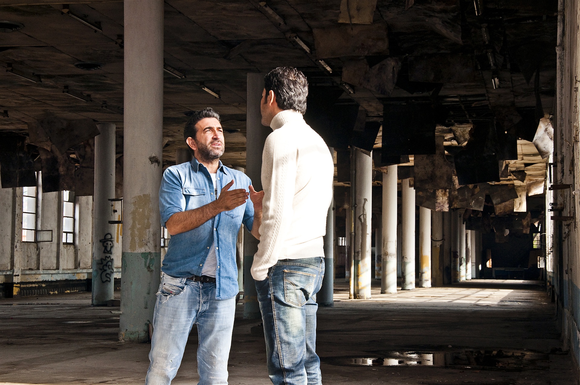 Çekim arkası: Yakışıklı, başarılı, karizmatik Kenan İmirzalıoğlu (Aralık 2012)