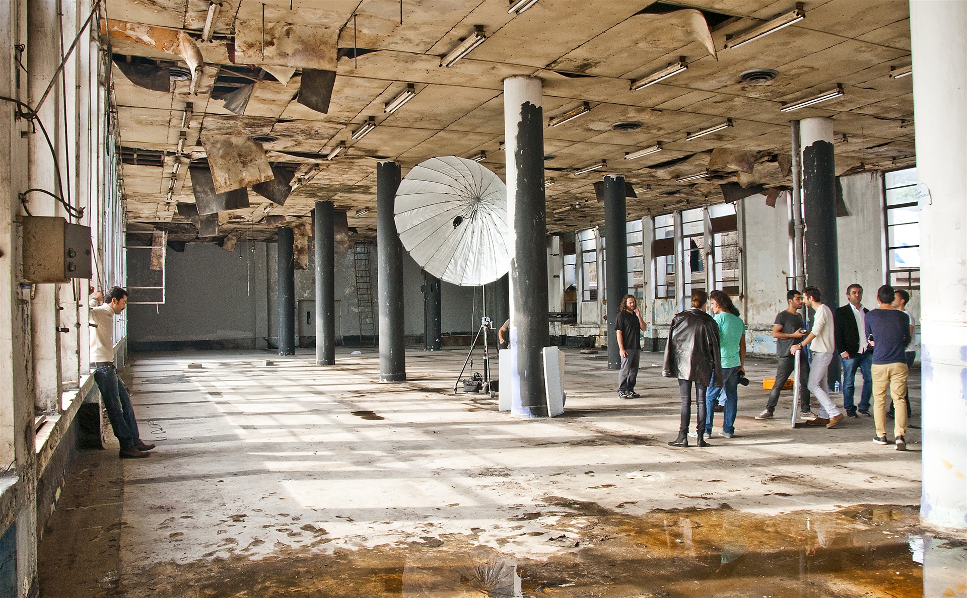 Çekim arkası: Yakışıklı, başarılı, karizmatik Kenan İmirzalıoğlu (Aralık 2012)