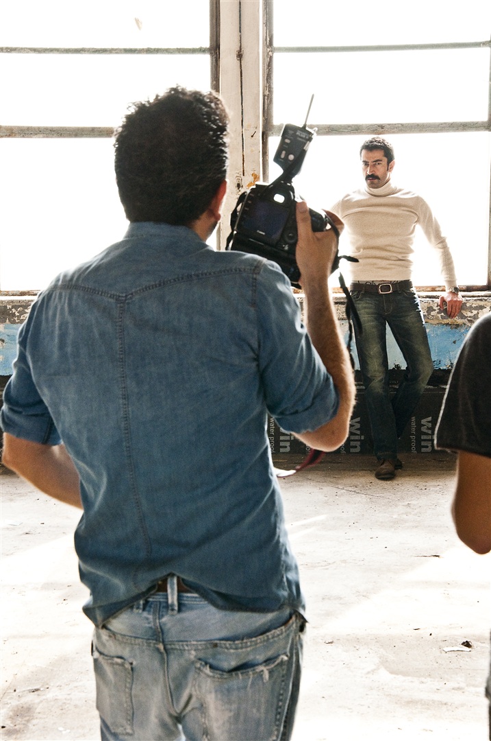 Çekim arkası: Yakışıklı, başarılı, karizmatik Kenan İmirzalıoğlu (Aralık 2012)