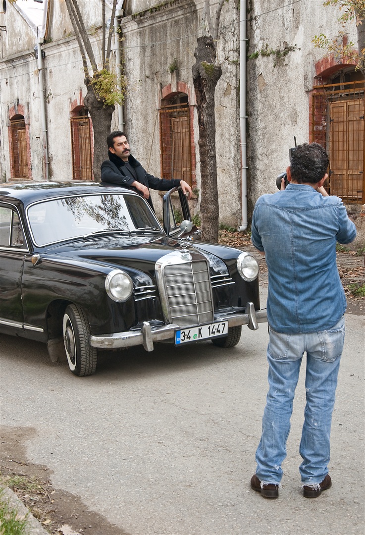 Çekim arkası: Yakışıklı, başarılı, karizmatik Kenan İmirzalıoğlu (Aralık 2012)