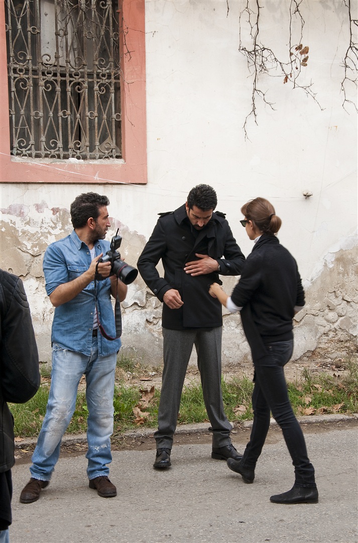 Çekim arkası: Yakışıklı, başarılı, karizmatik Kenan İmirzalıoğlu (Aralık 2012)