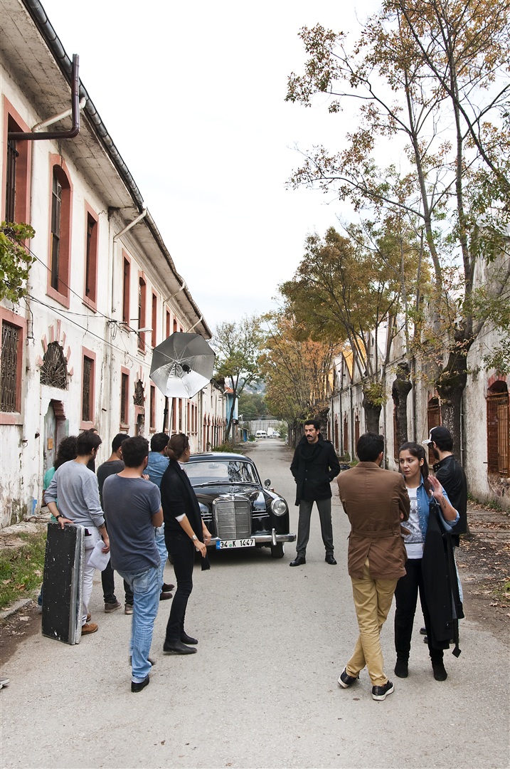 Çekim arkası: Yakışıklı, başarılı, karizmatik Kenan İmirzalıoğlu (Aralık 2012)