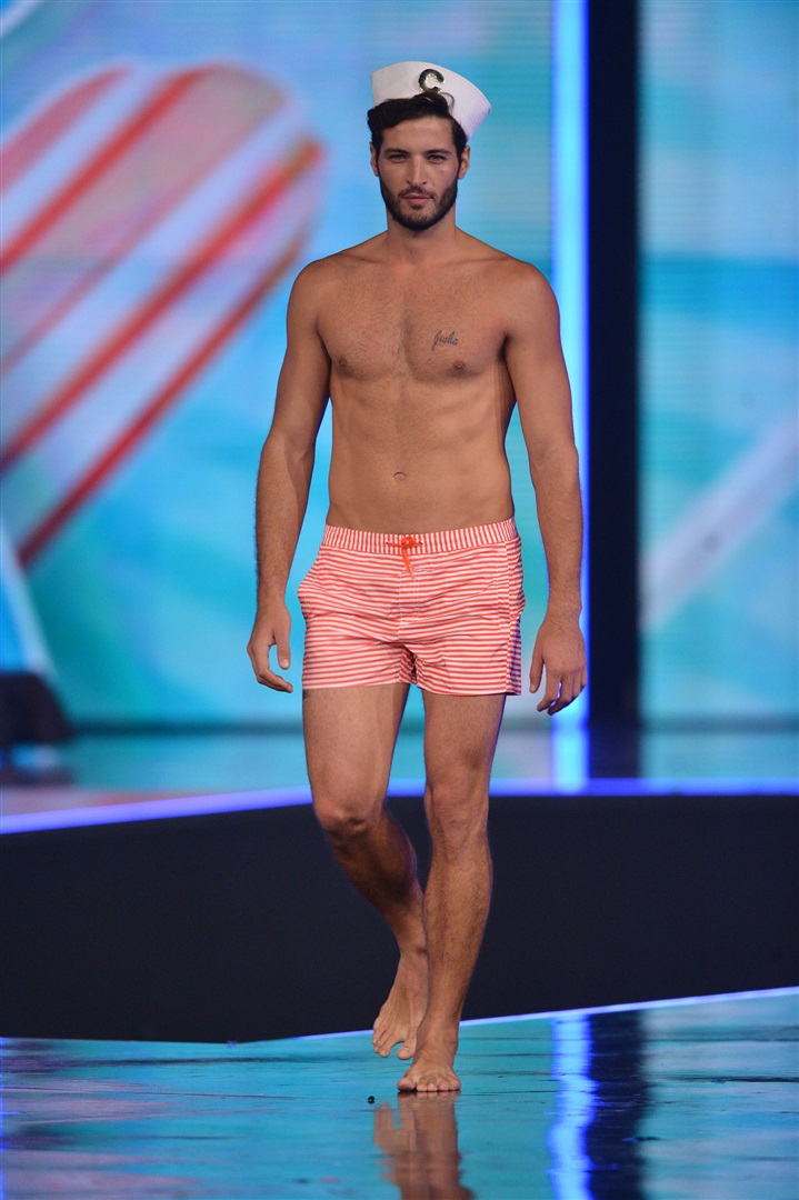 Calzedonia 2013 İlkbahar/Yaz defilesi ve Kırmızı Halı