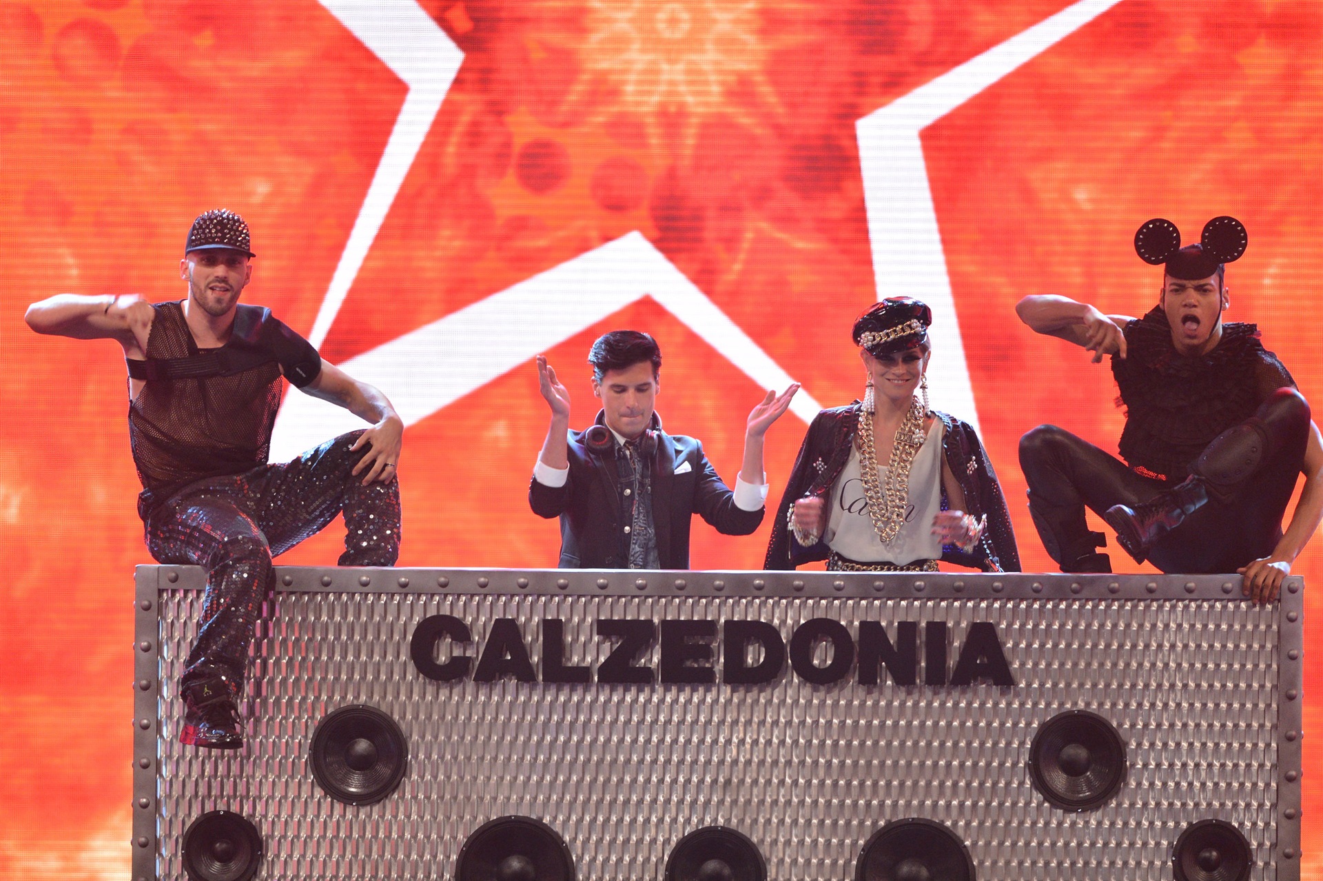 Calzedonia 2013 İlkbahar/Yaz defilesi ve Kırmızı Halı
