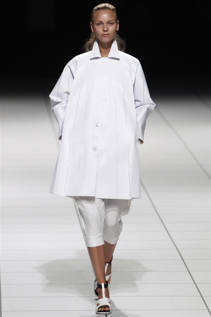 Issey Miyake 2014 İlkbahar/Yaz