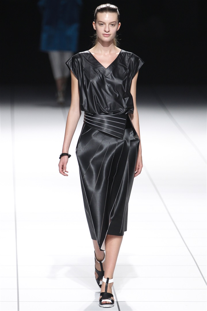 Issey Miyake 2014 İlkbahar/Yaz