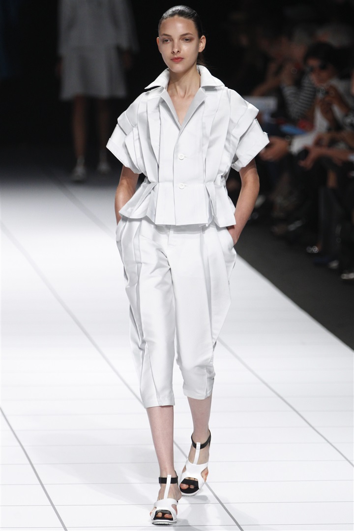 Issey Miyake 2014 İlkbahar/Yaz