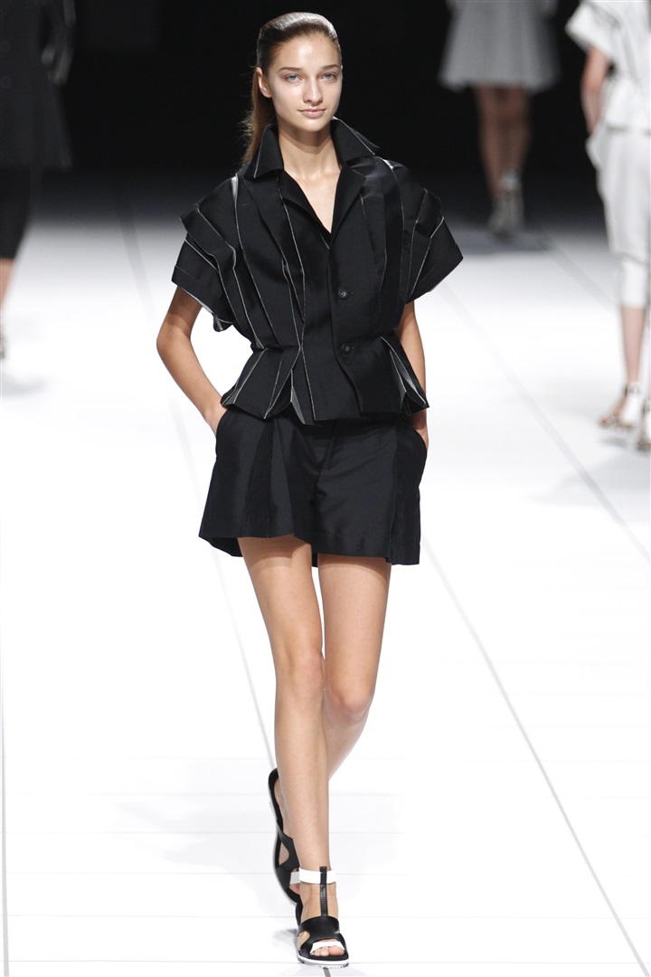 Issey Miyake 2014 İlkbahar/Yaz