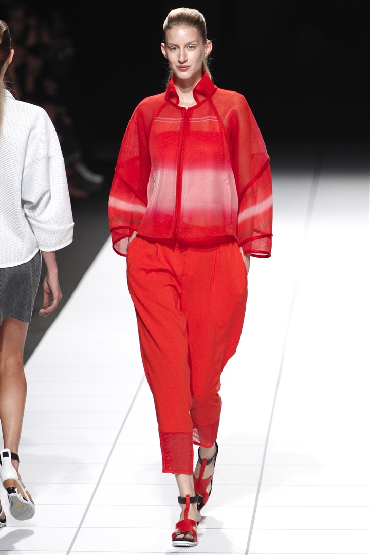 Issey Miyake 2014 İlkbahar/Yaz