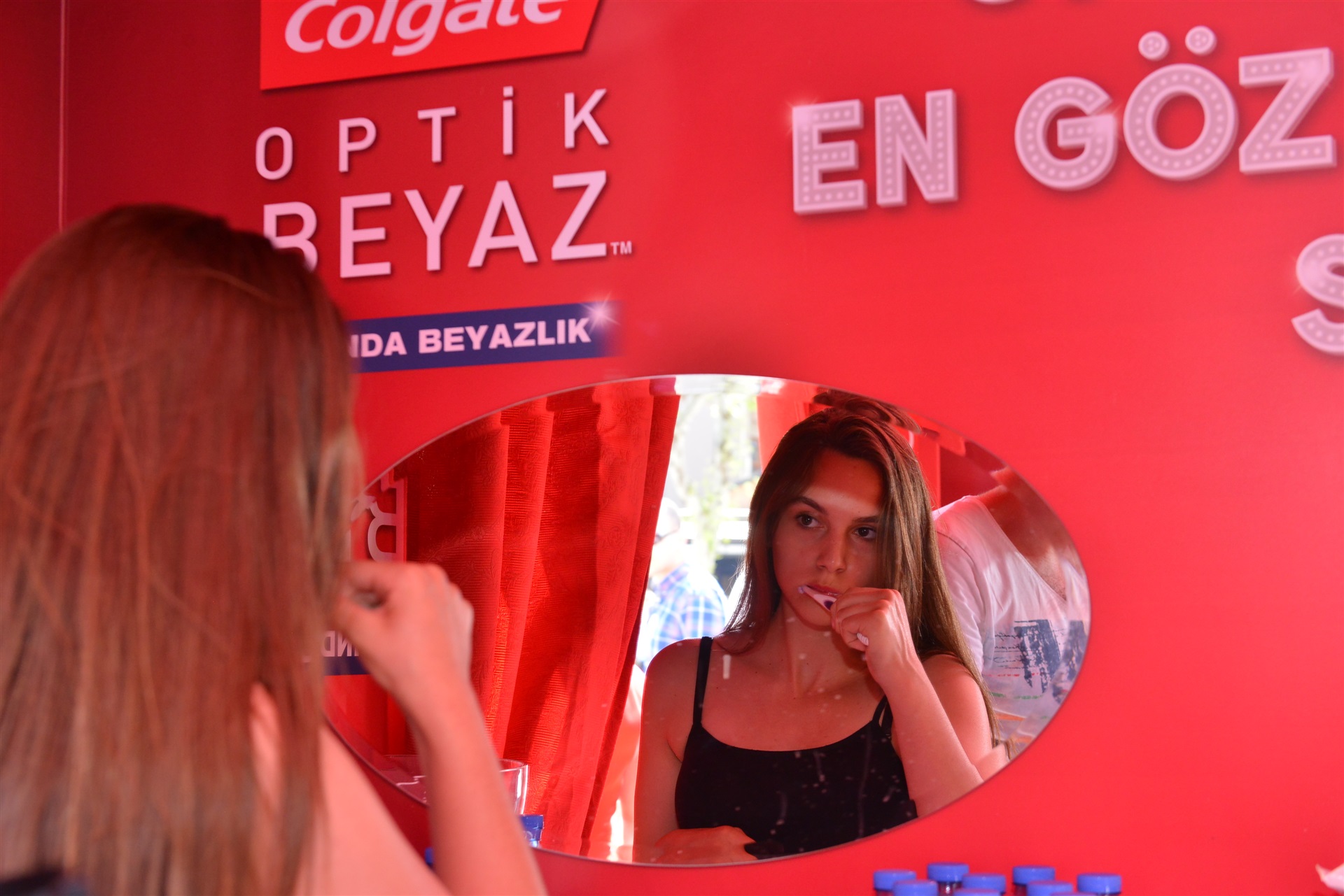 14 Haziran'da Bağdat Caddesi Colgate Anında Güzellik Partisi