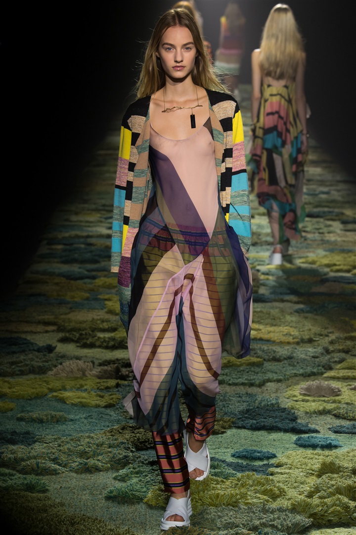 Dries Van Noten 2015 İlkbahar/Yaz