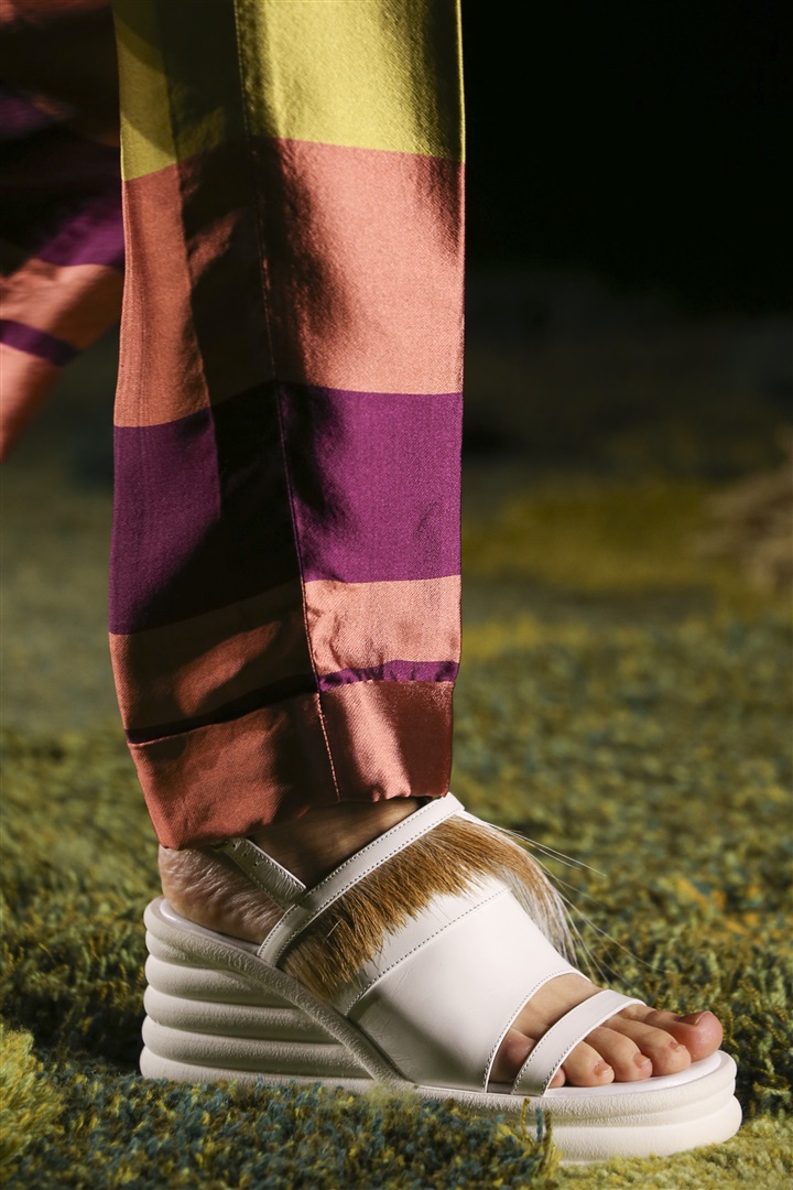 Dries Van Noten 2015 İlkbahar/Yaz Detay