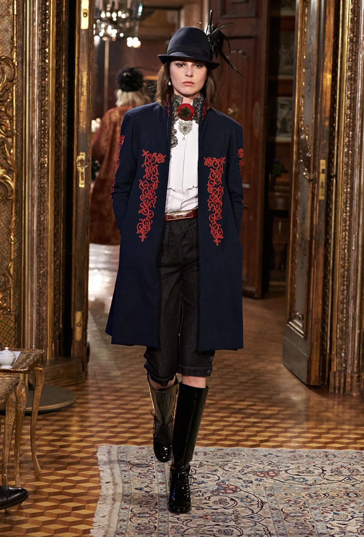 Chanel Métiers d'Art  2015 Pre-Fall